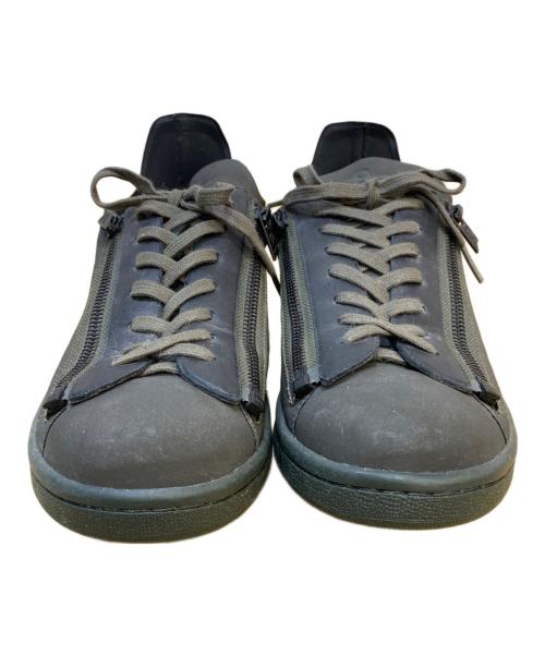 Y-3（ワイスリー）Y-3 (ワイスリー) スタンジップ ローカットスニーカー グレー×カーキ サイズ:26cmの古着・服飾アイテム