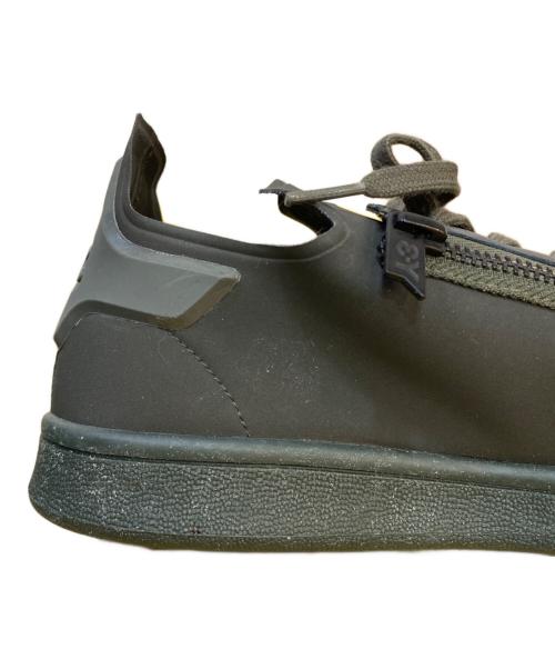 Y-3（ワイスリー）Y-3 (ワイスリー) スタンジップ ローカットスニーカー グレー×カーキ サイズ:26cmの古着・服飾アイテム