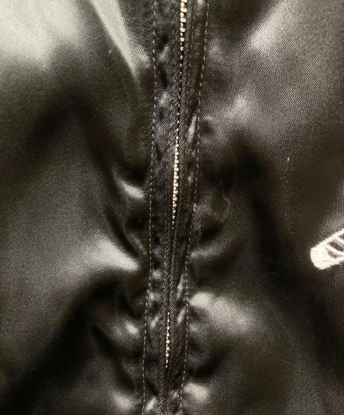 Thee Hysteric XXX（ジィ ヒステリックトリプルエックス）Thee Hysteric XXX (ジィ ヒステリックトリプルエックス) 刺繍 レーヨンスカジャン ブラック サイズ:Sの古着・服飾アイテム