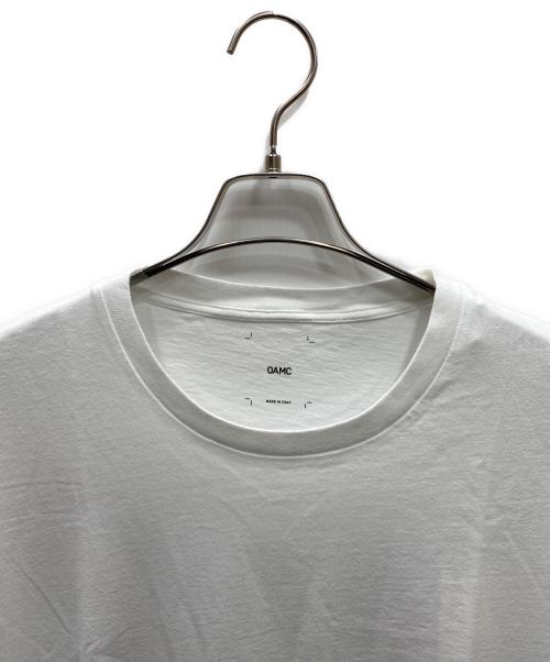 OAMC（オーエーエムシー）OAMC (オーエーエムシー) プリントTシャツ ホワイト サイズ:Lの古着・服飾アイテム