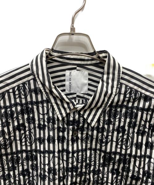 BRU NA BOINNE（ブルーナボイン）BRU NA BOINNE (ブルーナボイン) ストライプシャツ ホワイト×ブラック サイズ:XLの古着・服飾アイテム