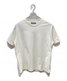 LOUIS VUITTON（ルイ ヴィトン）の古着「エンボスLV Tシャツ」｜ホワイト