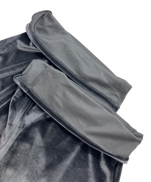 YAECA（ヤエカ）YAECA (ヤエカ) Fastener slit velours jumpsuit / ファスナースリットジャンプスーツ グレー サイズ:38の古着・服飾アイテム