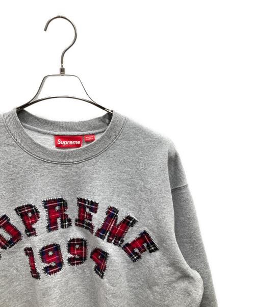 SUPREME（シュプリーム）SUPREME (シュプリーム) 26SS Plaid Arc Crewneck アーチロゴアップリケスウェット グレー サイズ:SIZE Sの古着・服飾アイテム