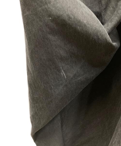 HAENGNAE（ヘンネ）HAENGNAE (ヘンネ) フリルショルダーシャツブラウス ブラック サイズ:Freeの古着・服飾アイテム