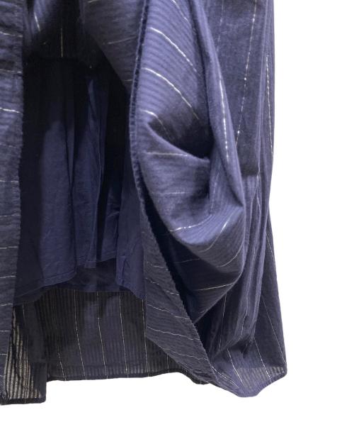 ne quittez pas（ヌキテパ）ne quittez pas (ヌキテパ) Cotton Lurex Stripe Frill Sleeve Dress ラメストライプフリルワンピース ネイビー サイズ:SIZE Mの古着・服飾アイテム