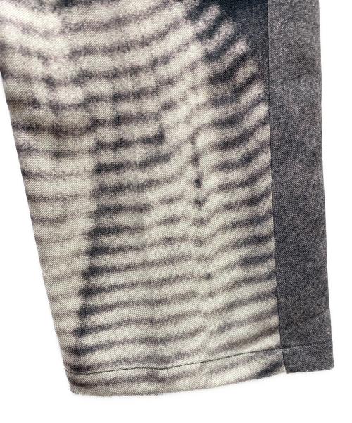 DAIRIKU（ダイリク）DAIRIKU (ダイリク) JUST AN IDEA Last Printed Pressed Pants パンツ グレー×ブラック サイズ:SIZE Sの古着・服飾アイテム