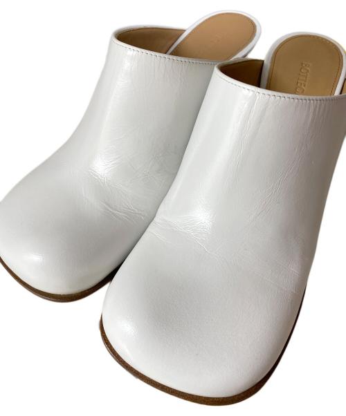 BOTTEGA VENETA（ボッテガベネタ）BOTTEGA VENETA (ボッテガベネタ) Bloc Mules ブロックミュール ホワイト サイズ:SIZE 35 1/2の古着・服飾アイテム