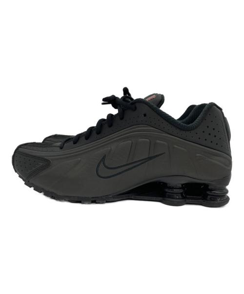 NIKE（ナイキ）NIKE (ナイキ) SHOX R4 BLACK/BLACK-BLACK-BRIGHT CRIMSON ショックス ブラック サイズ:27.5の古着・服飾アイテム