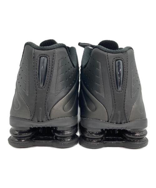NIKE（ナイキ）NIKE (ナイキ) SHOX R4 BLACK/BLACK-BLACK-BRIGHT CRIMSON ショックス ブラック サイズ:27.5の古着・服飾アイテム