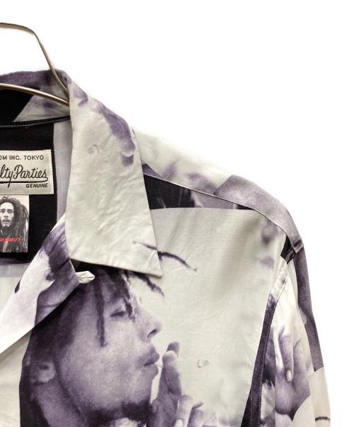 WACKO MARIA（ワコマリア）WACKO MARIA (ワコマリア) BOB MARLEY 総柄アロハシャツ ホワイト×ブラック サイズ:SIZE Sの古着・服飾アイテム