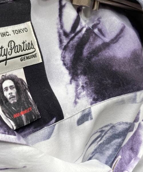 WACKO MARIA（ワコマリア）WACKO MARIA (ワコマリア) BOB MARLEY 総柄アロハシャツ ホワイト×ブラック サイズ:SIZE Sの古着・服飾アイテム