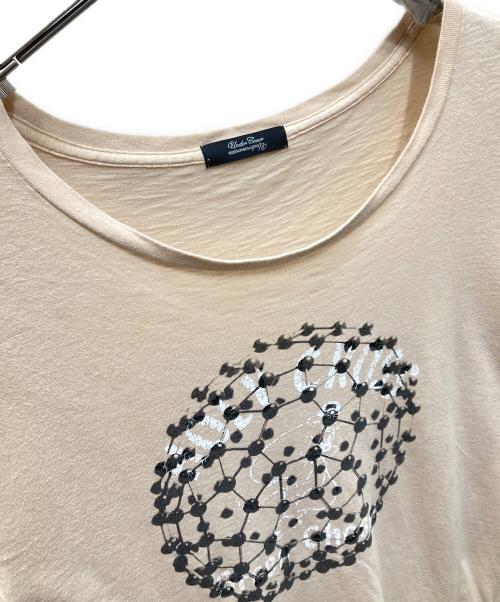 UNDERCOVERISM（アンダーカバーイズム）UNDERCOVERISM (アンダーカバーイズム) 10aw AVAKARETA LIFE期 元素記号 Tシャツ ベージュ サイズ:SIZE 1の古着・服飾アイテム