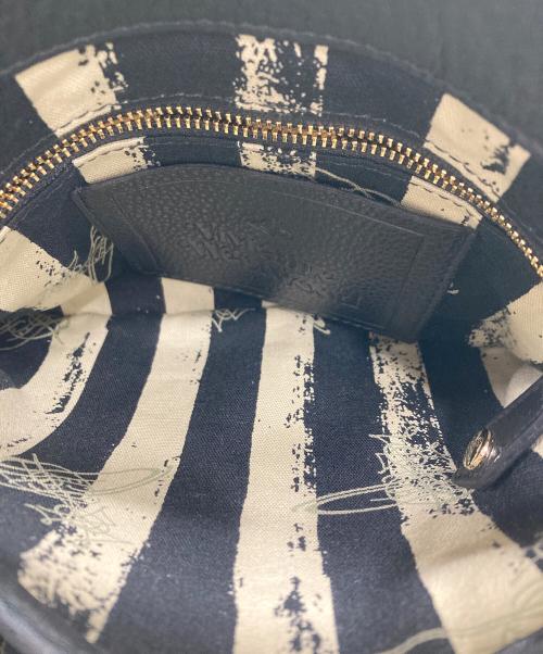 Vivienne Westwood（ヴィヴィアンウエストウッド）Vivienne Westwood (ヴィヴィアンウエストウッド) レザーハンドバッグ ブラックの古着・服飾アイテム