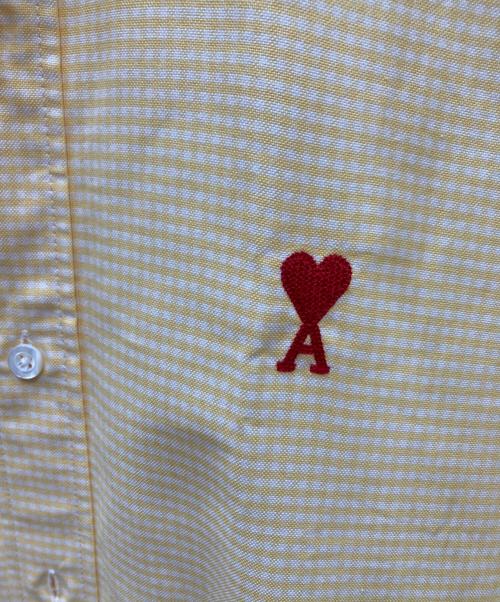 AMI Alexandre Mattiussi（アミアレクサンドルマテュッシ）AMI Alexandre Mattiussi (アミアレクサンドルマテュッシ) ハートロゴ刺繍 ギンガムチェックシャツ イエロー サイズ:38の古着・服飾アイテム