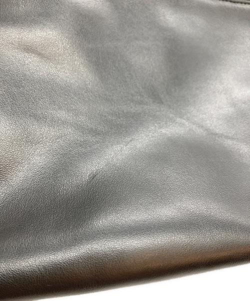 texnh（テクネ）texnh (テクネ) SQUARE ZIP SHOULDER / LOOPTEX レザーショルダーバッグ ブラックの古着・服飾アイテム