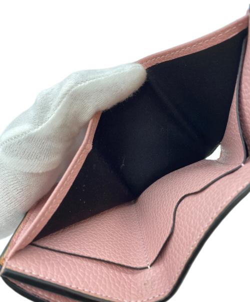 ALEXANDER McQUEEN（アレキサンダーマックイーン）ALEXANDER McQUEEN (アレキサンダーマックイーン) レザー 3つ折り コンパクトウォレット ピンクの古着・服飾アイテム
