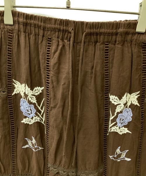 TODAYFUL（トゥデイフル）TODAYFUL (トゥデイフル) Embroidery Patchwork Trousers エンブロイダリーパッチワークトラウザ― ブラウン サイズ:38の古着・服飾アイテム