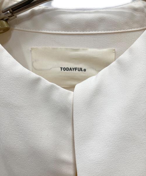 TODAYFUL（トゥデイフル）TODAYFUL (トゥデイフル) Puritan Collar Blouse ビッグカラーシャツ アイボリー サイズ:SIZE FREEの古着・服飾アイテム