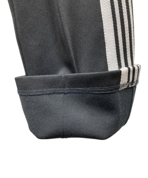 Needles（ニードルズ）Needles (ニードルズ) FREAK'S STORE (フリークスストア) 別注 Narrow Track Pant - Poly Smooth ナロートラックパンツ ブラック サイズ:SIZE Sの古着・服飾アイテム