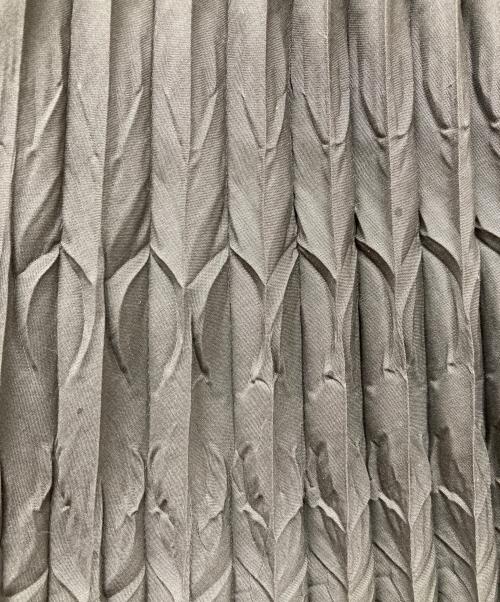 ISSEY MIYAKE（イッセイミヤケ）ISSEY MIYAKE (イッセイミヤケ) プリーツスカート グレー サイズ:Mの古着・服飾アイテム