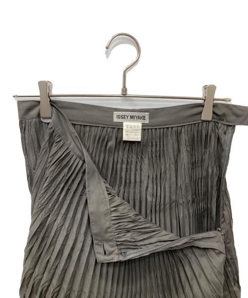 ISSEY MIYAKE（イッセイミヤケ）ISSEY MIYAKE (イッセイミヤケ) プリーツスカート グレー サイズ:Mの古着・服飾アイテム