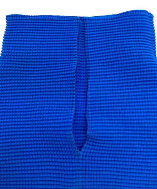 ISSEY MIYAKE (T.)（イッセイミヤケ）ISSEY MIYAKE (T.) (イッセイミヤケ) ストレッチ プリーツカットソー ブルー サイズ:3の古着・服飾アイテム