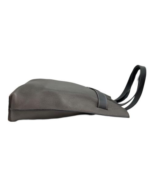 LOEWE（ロエベ）LOEWE (ロエベ) バーティカル ベルト レザー トートバッグ グレー×ブラックの古着・服飾アイテム