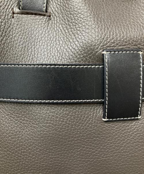 LOEWE（ロエベ）LOEWE (ロエベ) バーティカル ベルト レザー トートバッグ グレー×ブラックの古着・服飾アイテム