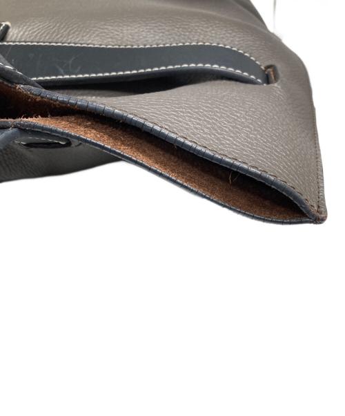 LOEWE（ロエベ）LOEWE (ロエベ) バーティカル ベルト レザー トートバッグ グレー×ブラックの古着・服飾アイテム
