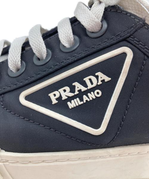 PRADA（プラダ）PRADA (プラダ) ダブルホイール トライアングルロゴ スニーカー ブラック×ホワイト サイズ:37の古着・服飾アイテム