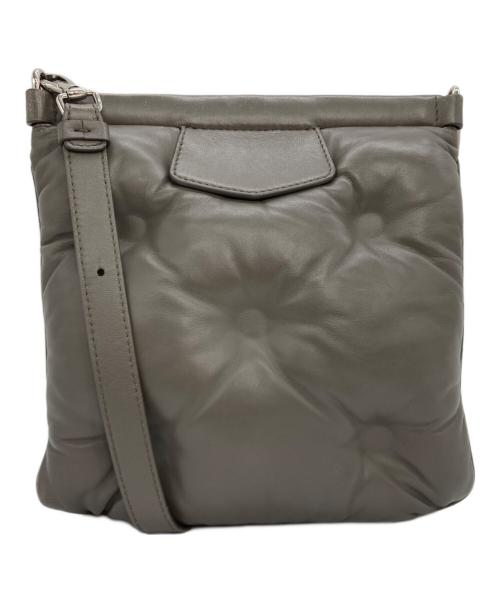Maison Margiela 11（メゾンマルジェラ 11）Maison Margiela 11 (メゾンマルジェラ 11) グラム スラム フラットポケット レザー ショルダーバッグ グレーの古着・服飾アイテム
