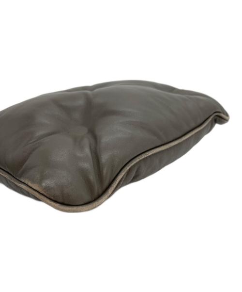 Maison Margiela 11（メゾンマルジェラ 11）Maison Margiela 11 (メゾンマルジェラ 11) グラム スラム フラットポケット レザー ショルダーバッグ グレーの古着・服飾アイテム