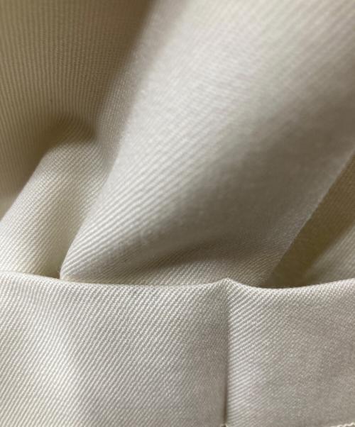 KAJA（カジャ）KAJA (カジャ) TWO TUCKS WIDE TROUSERS ベージュ サイズ:Mの古着・服飾アイテム