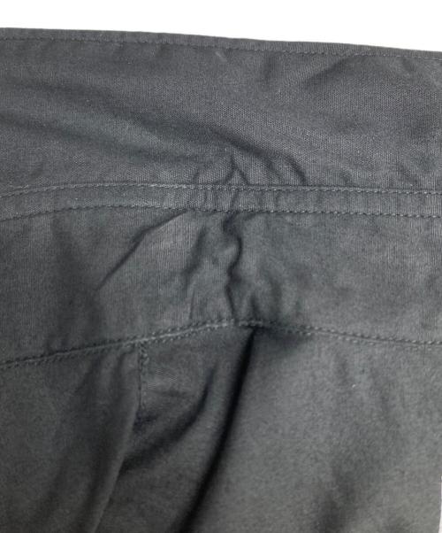 CDG（シーディージー）CDG (シーディージー) CLASSIC SHIRT WITH SHORT SLEEVES ロゴプリントS/Sシャツ ブラック サイズ:Lの古着・服飾アイテム