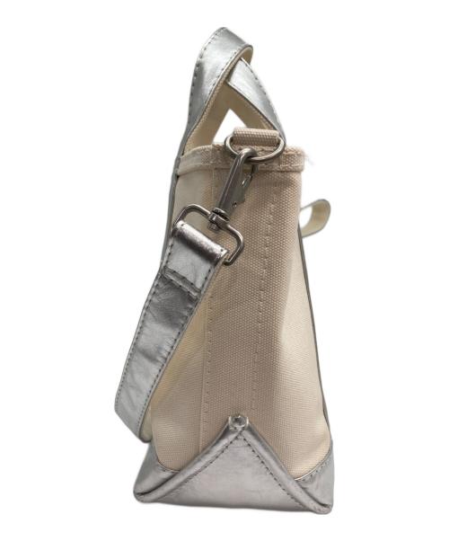 L.L.Bean（エルエルビーン）L.L.Bean (エルエルビーン) 2WAYメタリックハンドル キャンバストートバッグ アイボリー×シルバーの古着・服飾アイテム