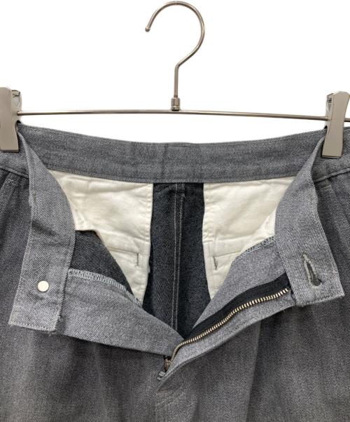 Graphpaper（グラフペーパー）Graphpaper (グラフペーパー) COLORFAST DENIM TWO TUCK PANTS カラーファストデニムツータックパンツ グレー サイズ:Sの古着・服飾アイテム