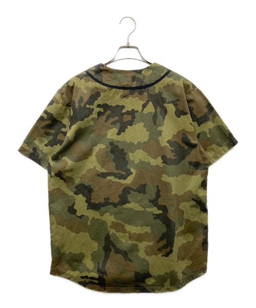 stussy（ステューシー）stussy (ステューシー) カモフラ ベースボールシャツ グリーン×ブラウン サイズ:Mの古着・服飾アイテム