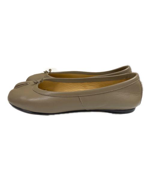Maison Margiela 22（メゾンマルジェラ）Maison Margiela 22 (メゾンマルジェラ) タビバレエシューズ パンプス グレー サイズ:SIZE 37の古着・服飾アイテム