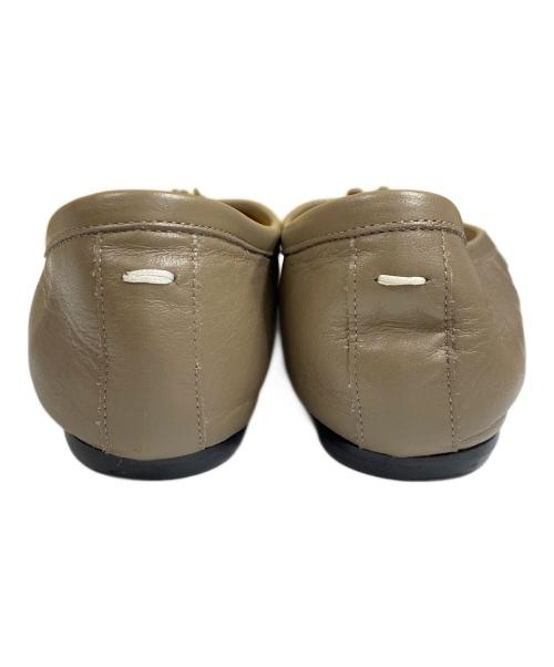 Maison Margiela 22（メゾンマルジェラ）Maison Margiela 22 (メゾンマルジェラ) タビバレエシューズ パンプス グレー サイズ:SIZE 37の古着・服飾アイテム