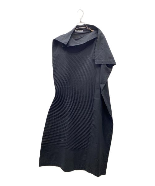 ISSEY MIYAKE（イッセイミヤケ）ISSEY MIYAKE (イッセイミヤケ) プリーツ ノースリーブワンピース ブラック サイズ:SIZE 2の古着・服飾アイテム