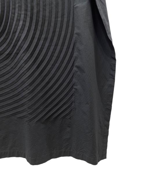 ISSEY MIYAKE（イッセイミヤケ）ISSEY MIYAKE (イッセイミヤケ) プリーツ ノースリーブワンピース ブラック サイズ:SIZE 2の古着・服飾アイテム