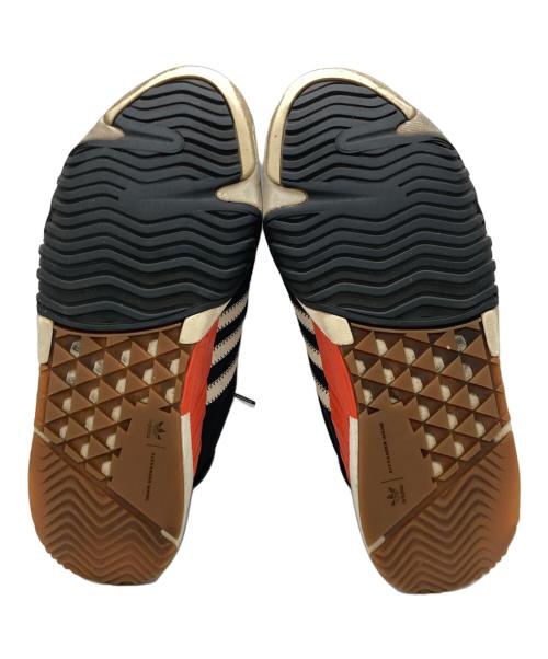 adidas（アディダス）adidas (アディダス) ALEXANDER WANG (アレキサンダー・ワン) ターンアウト トレーナー AQ1237 ブラック×オレンジ サイズ:27.5cmの古着・服飾アイテム