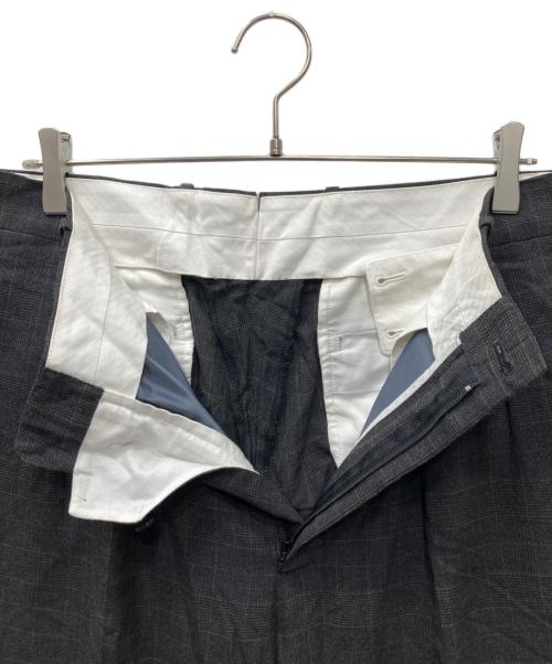 MAATEE&SONS（マーティーアンドサンズ）MAATEE&SONS (マーティーアンドサンズ) 2タックチェックトラウザーパンツ グレー サイズ:3の古着・服飾アイテム