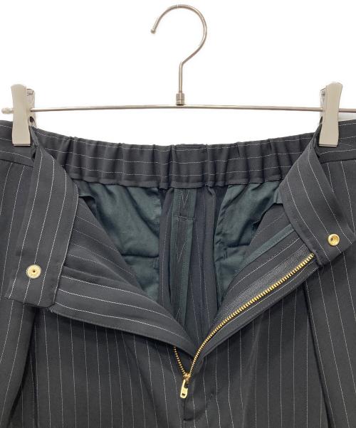 CULLNI（クルニ）CULLNI (クルニ) Stripe Double Cloth Tuck Wide Pant ストライプタックワイドパンツ ブラック サイズ:2の古着・服飾アイテム