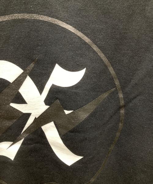 GOD SELECTION XXX（ゴッド セレクション トリプルエックス）GOD SELECTION XXX (ゴッド セレクション トリプルエックス) FRAGMENT DESIGN (フラグメントデザイン) 12周年 限定 コラボ スウェット ブラック サイズ:Mの古着・服飾アイテム