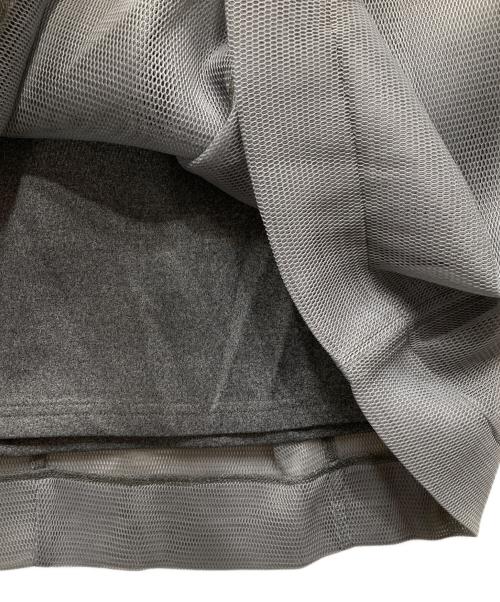 UN3D.（アンスリード）UN3D. (アンスリード) DOUBLE FACE MESH COCOON SKIRT メッシュコクーンスカート グレー サイズ:36 未使用品の古着・服飾アイテム