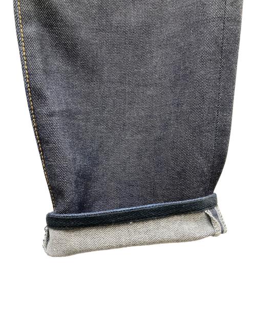 sacai（サカイ）sacai (サカイ) Slim Tapered Denim Pants ベルテッド スリム テーパード デニムパンツ インディゴ サイズ:SIZE 2の古着・服飾アイテム