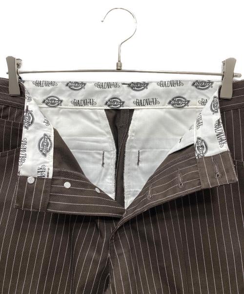 BADWAY（バッドウェイ）BADWAY (バッドウェイ) Dickies (ディッキーズ) Stripe Chino pants ストライプチノパンツ ブラウン×ホワイト サイズ:M 未使用品の古着・服飾アイテム