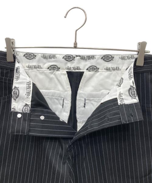 BADWAY（バッドウェイ）BADWAY (バッドウェイ) Dickies (ディッキーズ) Stripe Chino pants ストライプチノパンツ ブラック サイズ:L 未使用品の古着・服飾アイテム